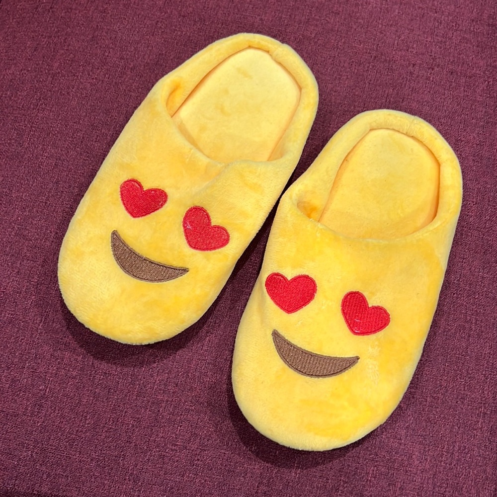 Heart emoji slippers